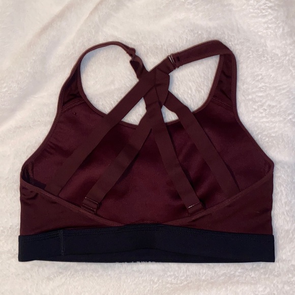 Nike Sports Bra - Picture 1 of 3